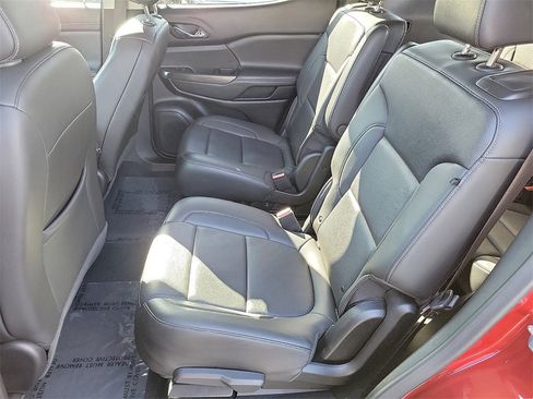 Used 2023 GMC Acadia SLT image 22