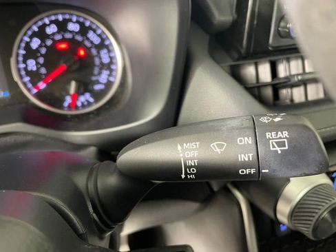 Used 2022 Toyota RAV4 LE image 12