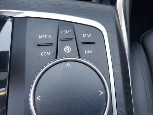 Used 2021 BMW 430i Convertible w/ Convenience Package image 28