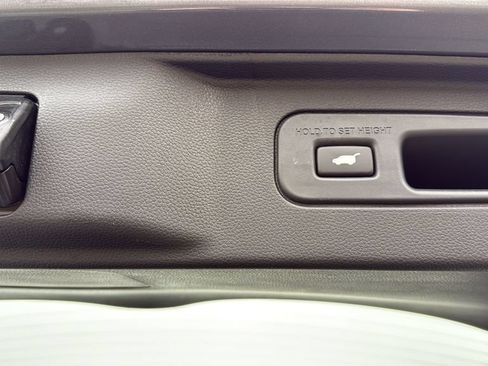 Used 2025 Honda Pilot EX-L image 23