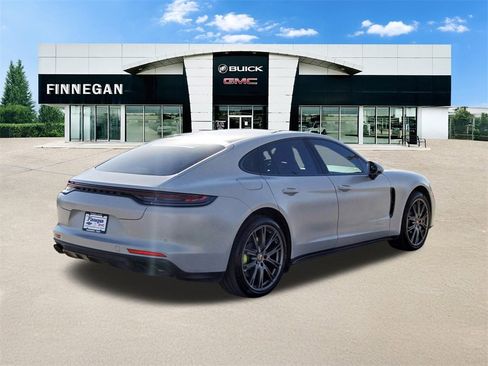 Used 2022 Porsche Panamera 4 image 7