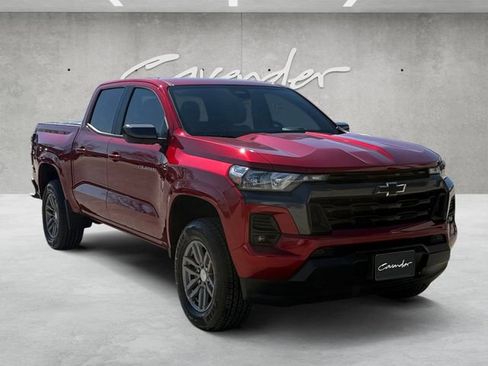 Used 2024 Chevrolet Colorado LT w/ LT Convenience Package image 2