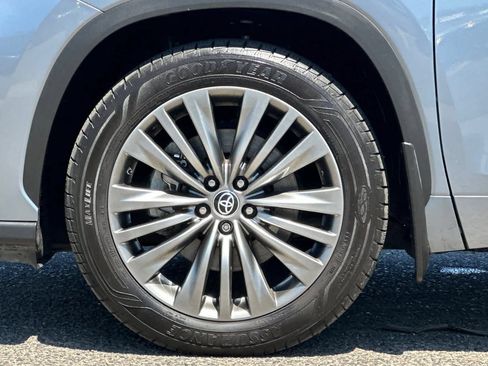 Used 2022 Toyota Highlander Platinum AWD/4WD image 27
