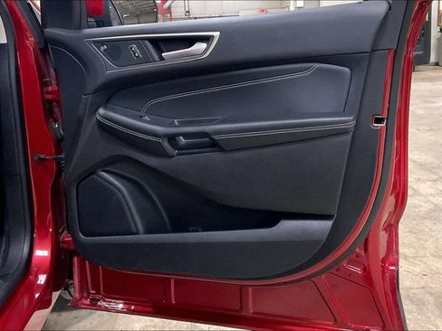 Certified 2024 Ford Edge Titanium AWD/4WD image 22