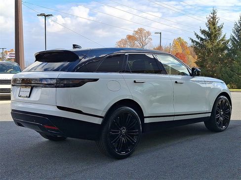 New 2026 Land Rover Range Rover Velar Dynamic SE image 3