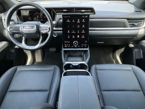 Used 2026 GMC Terrain Elevation w/ Elevation Premium Package FWD image 9