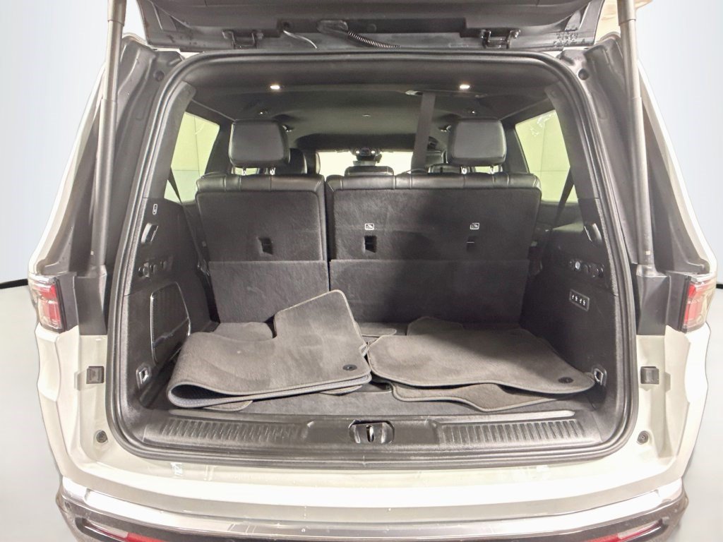 Used 2024 Jeep Wagoneer Series II w/ Flexible Seating Group RWD image 34