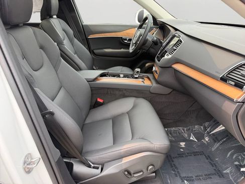 Certified 2024 Volvo XC90 T8 Plus w/ Protection Package Premier AWD/4WD image 8