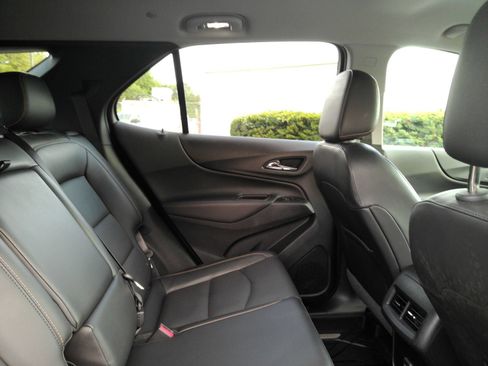 Certified 2020 Chevrolet Equinox LT w/ Sport Edition AWD/4WD image 18
