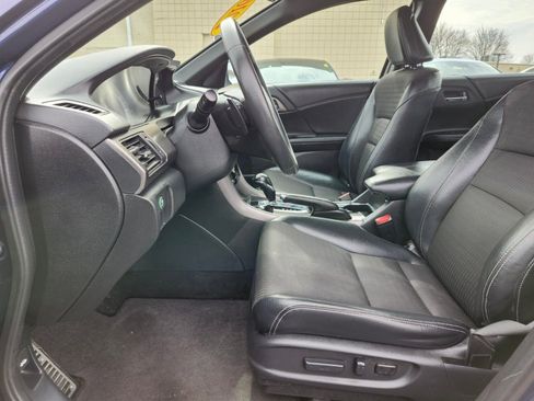 Used 2016 Honda Accord Sport image 16
