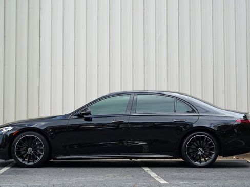 Used 2023 Mercedes-Benz S 500 4MATIC w/ AMG Line image 9