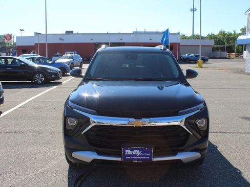 Used 2024 Chevrolet TrailBlazer LT w/ Convenience Package image 4