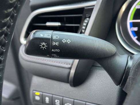 Used 2018 Toyota Camry XLE image 23