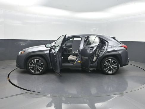 Used 2019 Lexus UX 200 w/ Premium Package FWD image 42