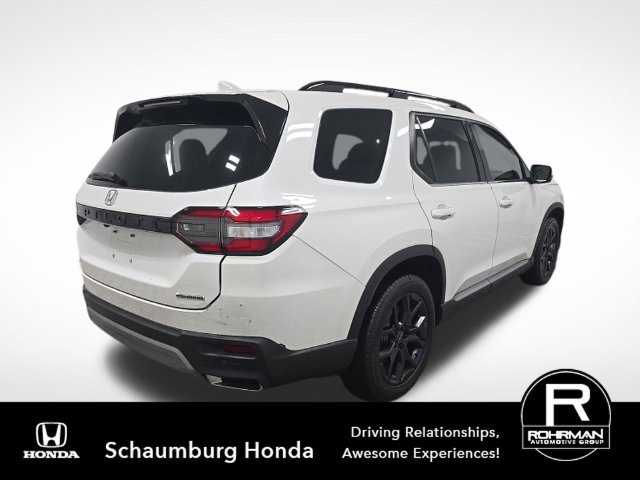 Used 2025 Honda Pilot Touring image 8