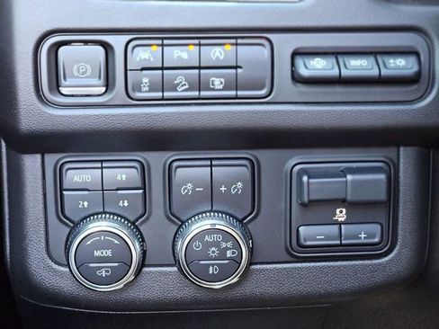 Used 2023 GMC Yukon XL AT4 w/ AT4 Premium Plus Package image 20