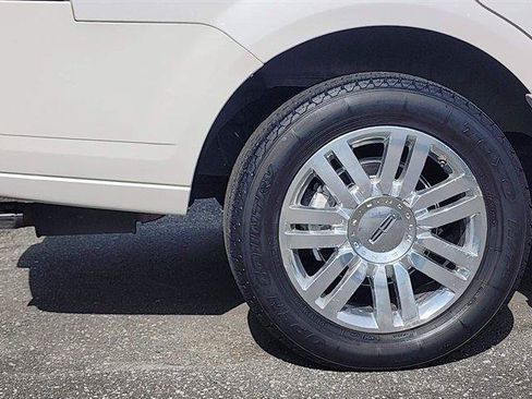 Used 2012 Lincoln Navigator 2WD image 12