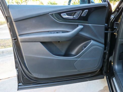 Used 2017 Audi Q7 3.0T Premium Plus w/ Premium Plus Package image 13