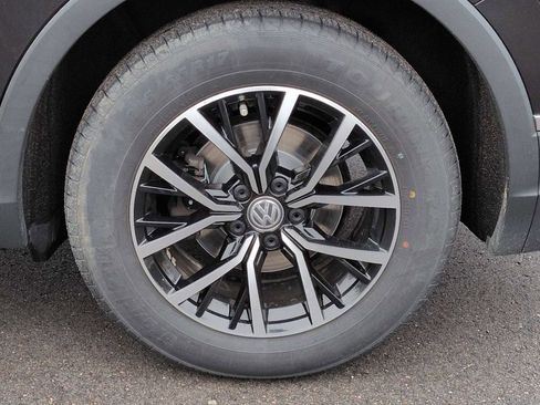 Used 2021 Volkswagen Tiguan SE AWD/4WD image 13