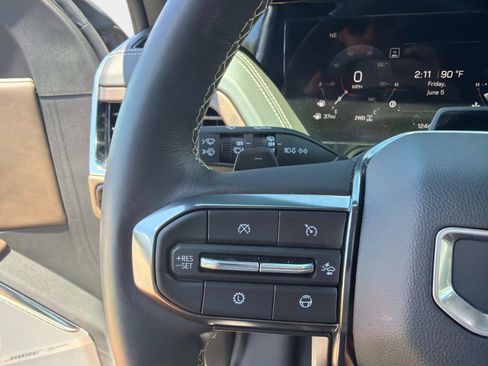 Used 2025 GMC Yukon Denali Ultimate AWD/4WD image 30