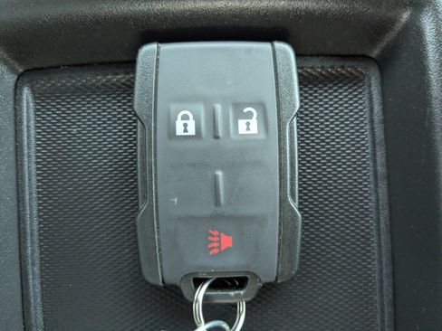 Used 2020 Chevrolet Silverado 1500 LT image 27