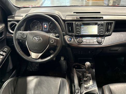 Used 2017 Toyota RAV4 SE image 9