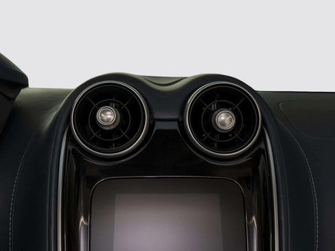 Used 2023 McLaren GT RWD image 29
