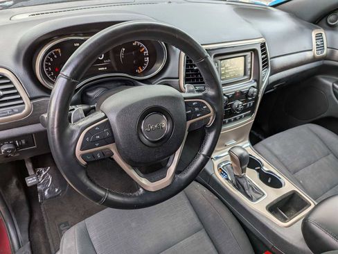 Used 2016 Jeep Grand Cherokee Laredo w/ Quick Order Package 23E AWD/4WD image 13