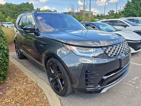 Used 2023 Land Rover Discovery Metropolitan Edition AWD/4WD image 2