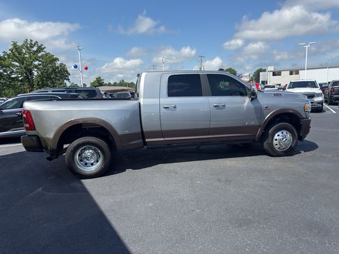 Used 2024 RAM 3500 Limited w/ Towing Technology Group AWD/4WD image 4