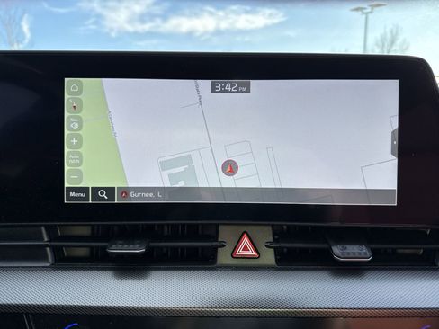 Used 2025 Kia Sportage SX image 18