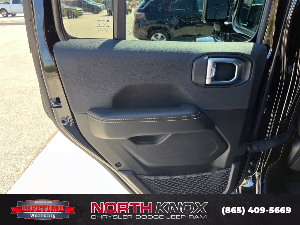 New 2027 Jeep Wrangler Unlimited Sahara AWD/4WD image 17
