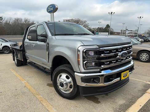 Used 2024 Ford F350 Lariat image 3