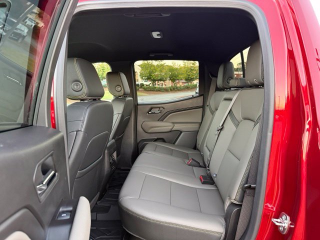 Used 2026 Chevrolet Colorado ZR2 w/ Technology Package AWD/4WD image 26