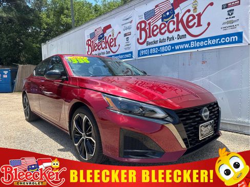 Used 2023 Nissan Altima 2.5 SR AWD/4WD image 1