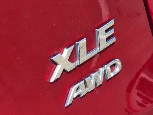 Used 2025 Toyota RAV4 XLE AWD/4WD image 11