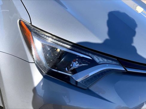 Used 2018 Toyota RAV4 XLE image 27