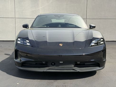 Used 2025 Porsche Taycan image 10