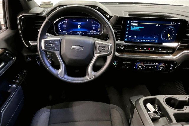Used 2024 Chevrolet Silverado 1500 RST AWD/4WD image 6