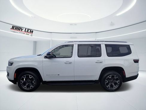 Used 2024 Jeep Wagoneer Series III AWD/4WD image 6