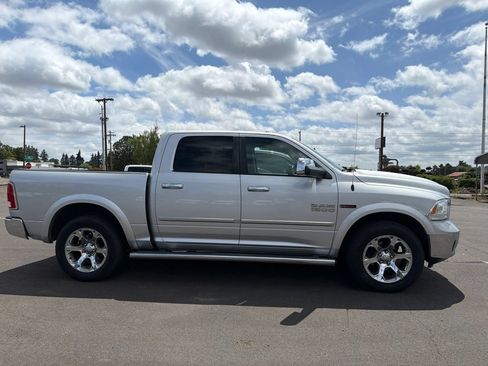 Used 2016 RAM 1500 Laramie w/ Convenience Group AWD/4WD image 4