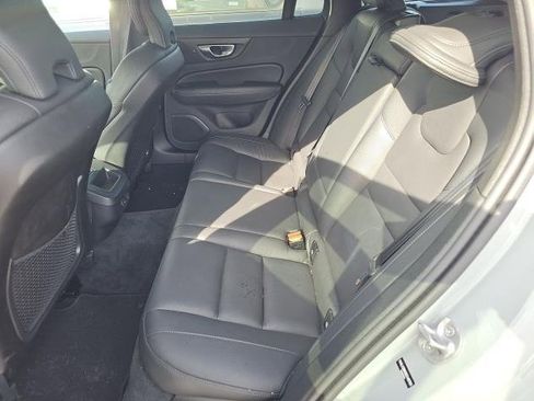 Used 2025 Volvo V60 B5 Cross Country Plus image 8