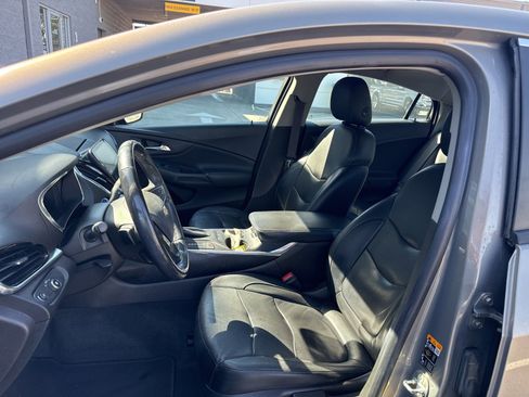 Used 2017 Chevrolet Volt Premier w/ Driver Confidence II Package image 10