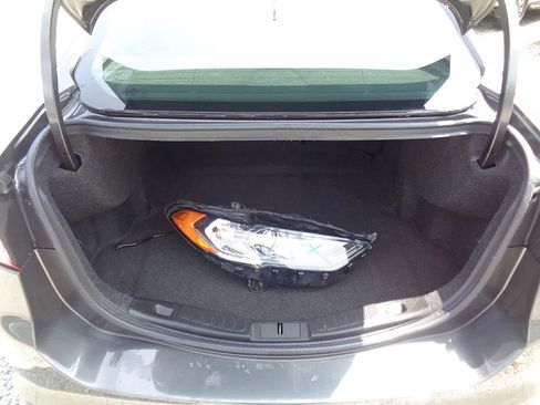 Used 2017 Ford Fusion SE FWD image 14