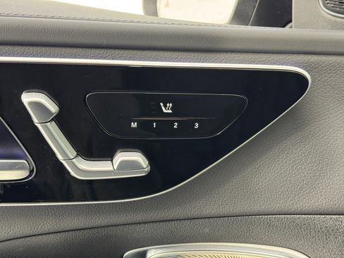 Used 2025 Mercedes-Benz C 300 Sedan w/ AMG Line w/ Night Package image 18