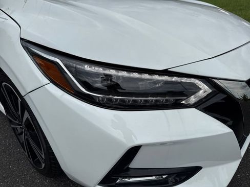 Used 2023 Nissan Sentra SR w/ SR Premium Package FWD image 12