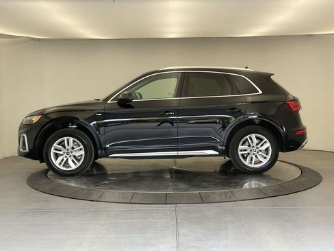 Certified 2024 Audi Q5 2.0T Premium w/ Convenience Package image 2