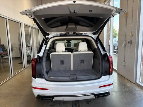 Certified 2022 Cadillac XT6 Premium Luxury w/ Technology Package AWD/4WD image 15