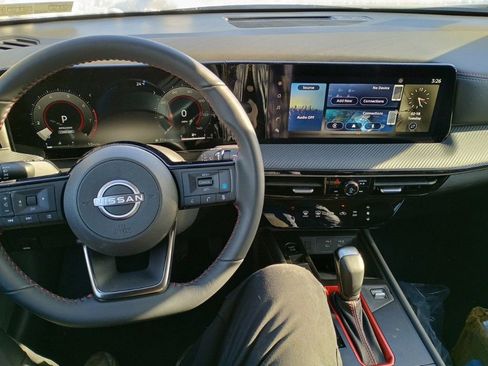 New 2025 Nissan Kicks SR image 13