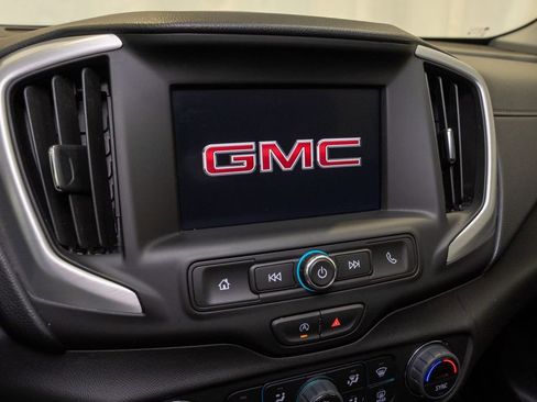 Used 2024 GMC Terrain SLE w/ Driver Convenience Package image 12